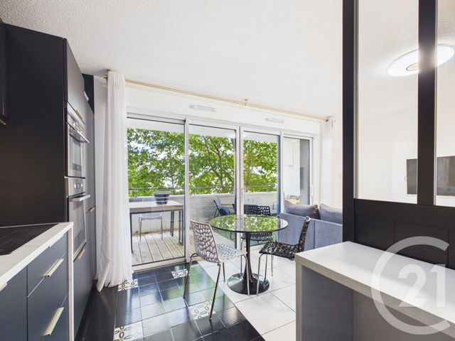 Appartement à vendre - 3 pièces - 63.63 m2 - VILLENAVE D ORNON - 33 - AQUITAINE - Century 21 Charly Immobilier & Patrimoine