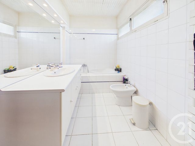 maison à vendre - 8 pièces - 211.0 m2 - VILLENAVE D ORNON - 33 - AQUITAINE - Century 21 Charly Immobilier & Patrimoine